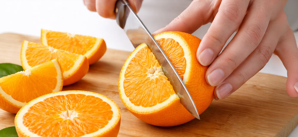 オレンジはナイフが必要になる構造