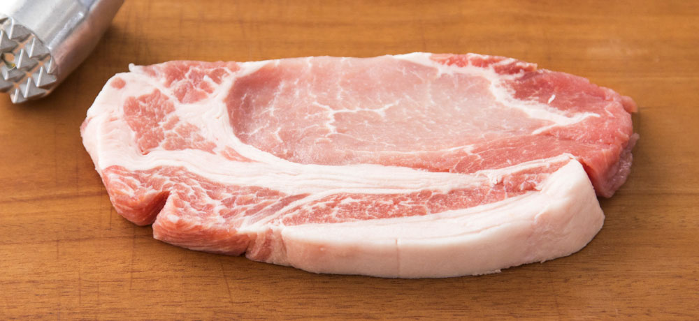 肉を焼く前に常温に戻してジューシーに仕上げる