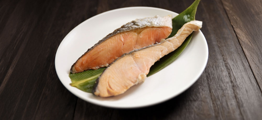 鮭は赤身魚？白身魚？