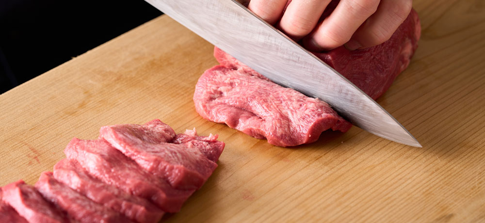 家庭で牛タンを切り分けるときの考え方