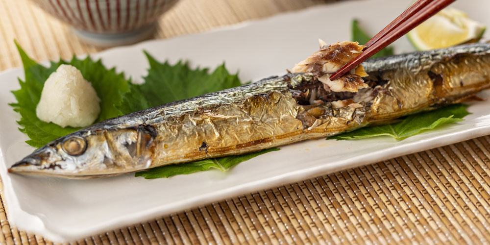 秋刀魚も塩焼きで内蔵を食べる代表的な魚