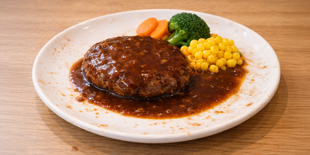 料理が盛られているお皿が汚れている