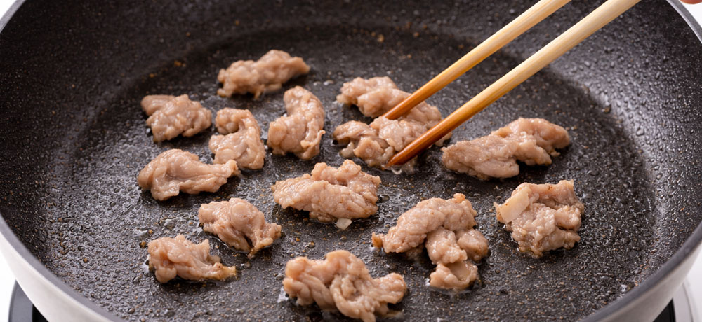 肉は、炒める?下ゆでする?部位別の考え方