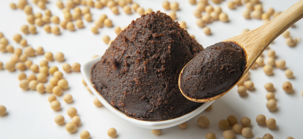 豆味噌は赤味噌の一種